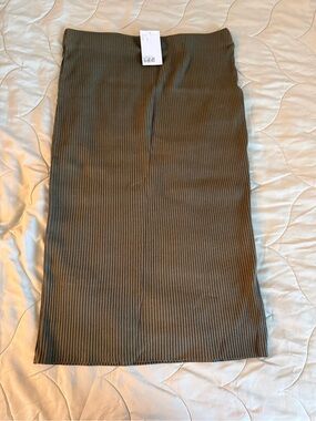H&M Olive Ribbed Pencil Skirt